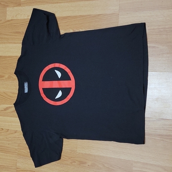 Marvel Deadpool men's large shirt EUC - Picture 1 of 4